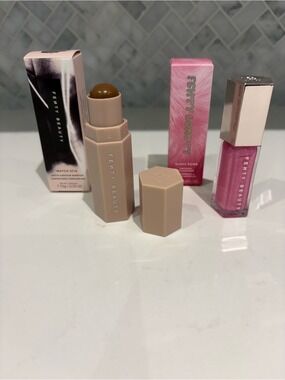 Fenty Beauty beaut bundle-Gloss Bomb WATTABRAT & Matchstix Suedish